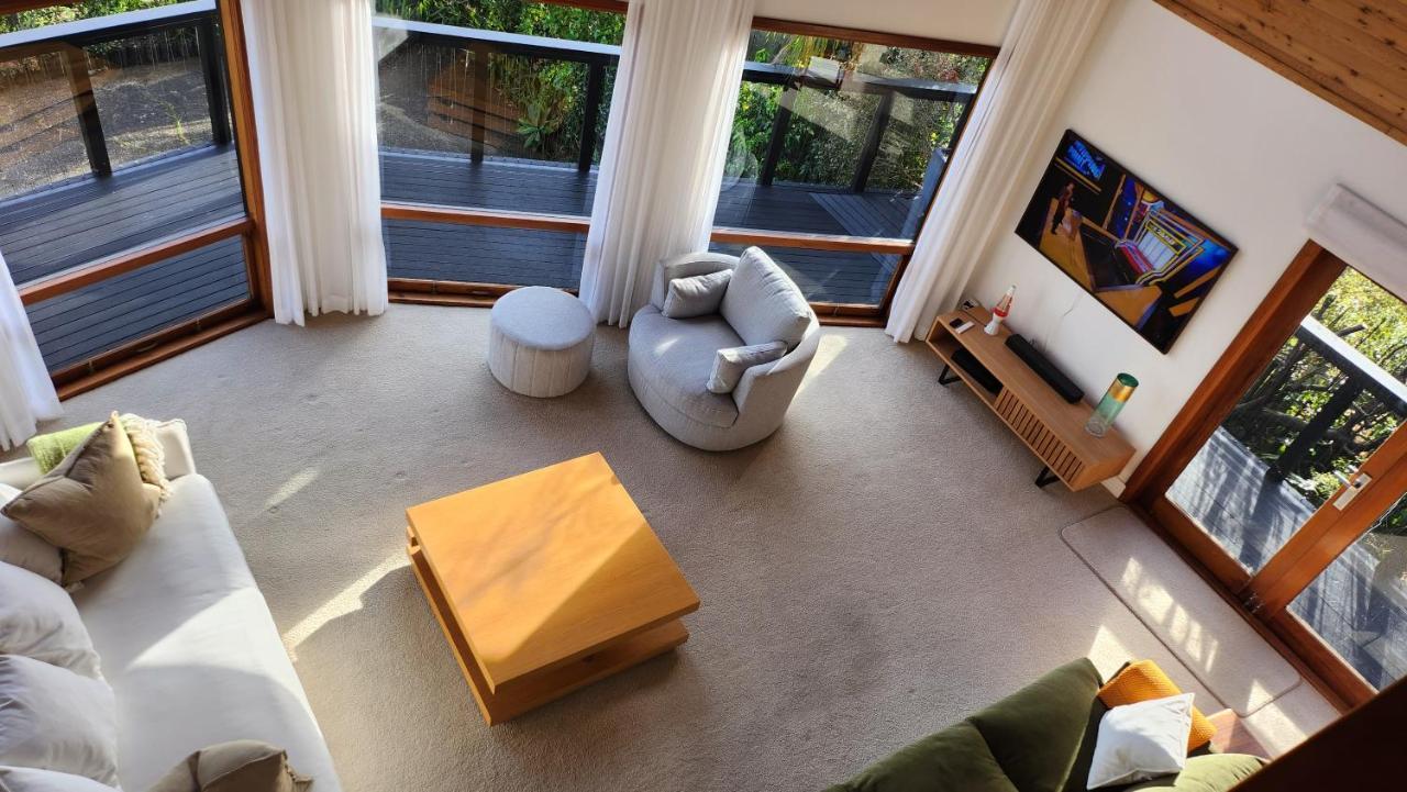 The Black Chalet Whitianga Exterior photo